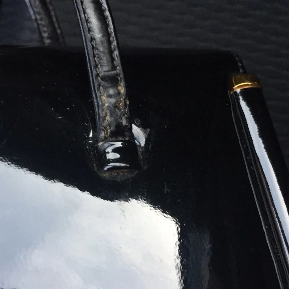 RARE! Judith Lieber vintage black patent purse